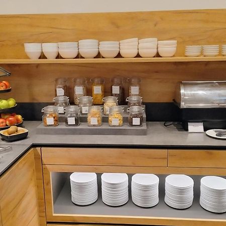 施瓦茨餐厅酒店 Neusiedl am Steinfelde 外观 照片