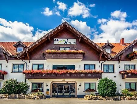 施瓦茨餐厅酒店 Neusiedl am Steinfelde 外观 照片
