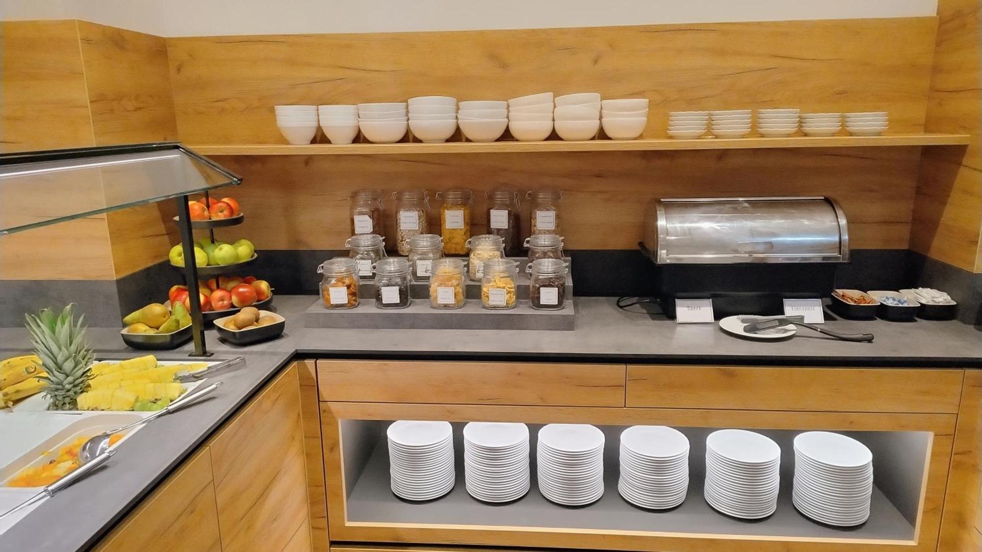 施瓦茨餐厅酒店 Neusiedl am Steinfelde 外观 照片